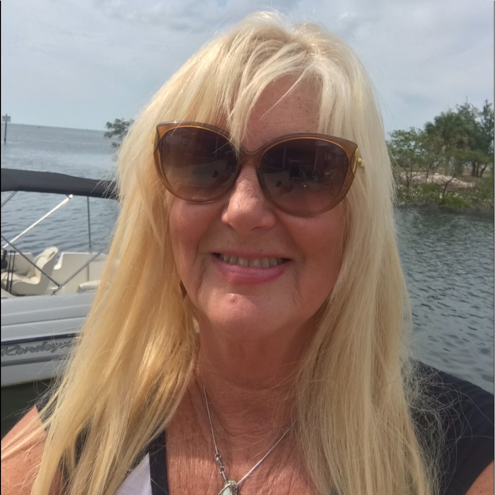 Meet your Posher, Roseann